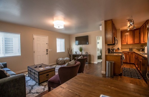 Pacific Beach Apartment | Executive Duplex Pacific Beach w/AC