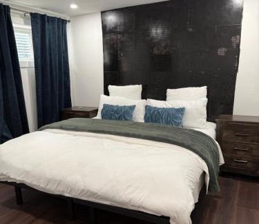 West Edmonton Apartment | Executive Family Haven Short Stay 2 Bedrooms