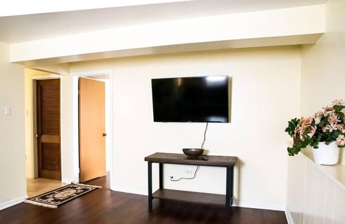 Hazel Crest House | Executive Family Home in quiet Culdesac
