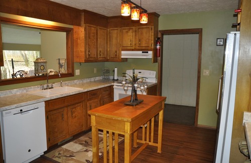 Greenville House | Executive home minutes to downtown Greenville, GHS, Swamp Rabbit Trail Sleeps 10