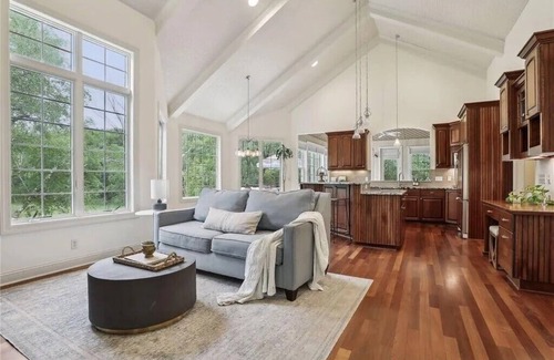 Stillwater House | Executive Home with spacious 5-bedroom in Stillwater with sauna, WiFi, & nature