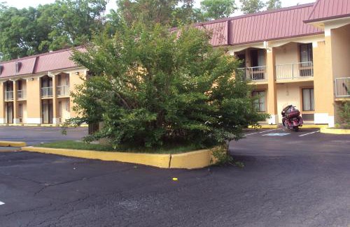 Tullahoma Hotel | Executive Inn