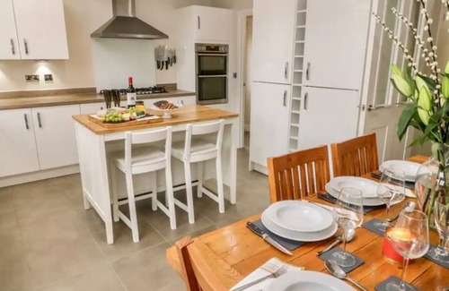 Hoylandswaine House | Executive Rural Smart-Home with Jacuzzi