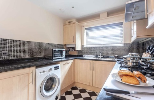 Latchford House | Executive St Marys House - Lovely Four bed townhouse