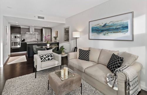 Downtown Victoria Condo | Executive Suite Pool/Hot tub/Gym