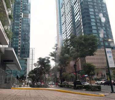 Bonifacio Global City House | Executive Suites 4 Bedroom Condo Uptown Parksuites Bgc