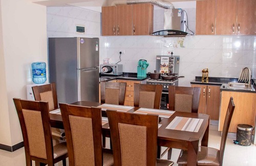 Kileleshwa Apartment | Executive two bedroom furnished apartment in Kileleshwa, Nairobi Kenya.