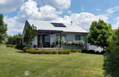 Lucknow Cottage | ‘Exeter Cottage' - Your Private Country Oasis’