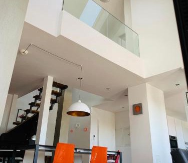 Linden-Sud Apartment | Exklusives Penthouse im ehemaligen Bunker