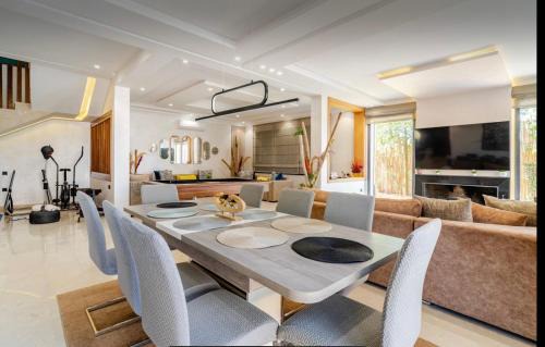 Ouahat Sidi Brahim Villa | Exotic VIP villa family only -housekeeper ,Billard,ping-pong,piscine privée