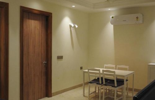 DLF Phase 5 House | Exotica Avenue Apartment