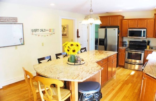 North Pembroke House | Expansive 4 bedroom Boston Area