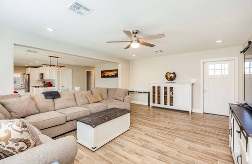 South Scottsdale House | Experience everything Scottsdale has to offer! Private & Heated Pool!