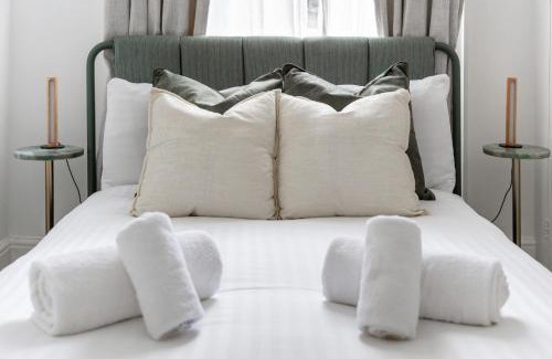 Queen's Gate Apartment | Experience Kensington class in 2bd apt