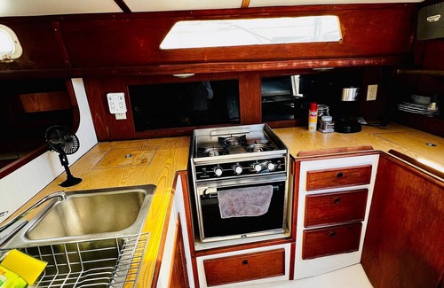 La Paz Boat Rental | Experience La Paz on a Classic Sailboat