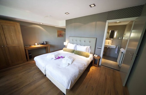 Rijssen Hotel | Experience Luxury and Calm at a Scenic Nature Retreat! Indoor Pool, Free Parking