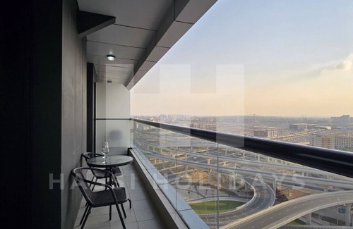 Jumeirah Lake Towers Condo | Experience Luxury at Dubai Marina