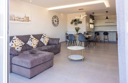 Ta' Zokkrija Apartment | Experience luxury at this tranquil penthouse retreat, perfect for couples or families.