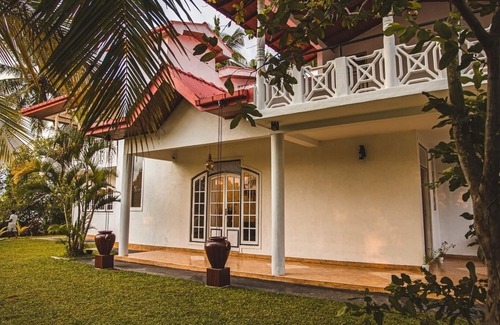 Bentota Villa | "Experience Luxury Living at its Finest with River Front Villas"