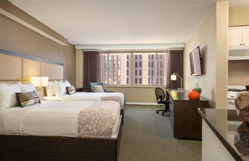 Logan Square Hotel | Experience Philly Culture at this Trendy Suite | City Views | Rooftop Pool