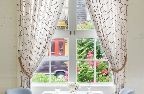 Historic Hill Apartment | Experience Soothing Moments & Luxury! Near The Elms Mansion! with Onsite Parking