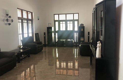 Wennappuwa House | Experience Sun, Sand, Sea. It's Your Perfect Getaway !
