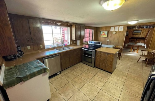 Cotopaxi House | Experience the charm of The Little Ranch in Cotopaxi, CO accommodations for up to 17 guests.