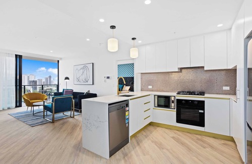 Southport Apartment | Experience the epitome of luxury at this stunning two-bedroom apartment!