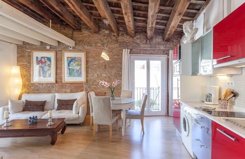 La Ribera Apartment | Explore Old Barcelona from a Loft-Style Studio