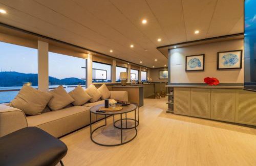 Fethiye City Center Boat Rental | Explorer Yacht