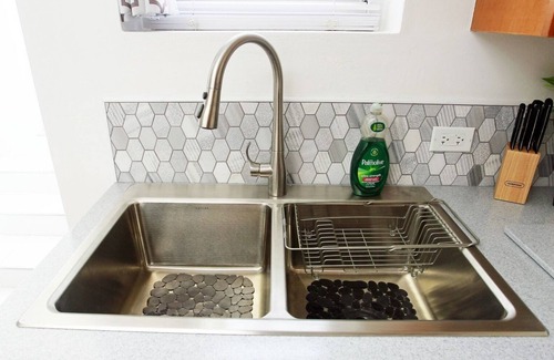 Devonshire Apartment | Exquisite 1-bedroom Apartment is centrally located in Devonshire Parish.
