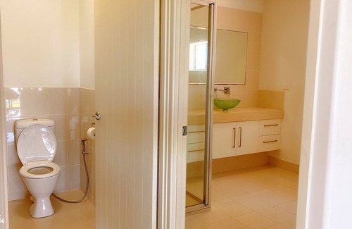 Yeppoon Villa | Exquisite 3 storey central villa with everything!