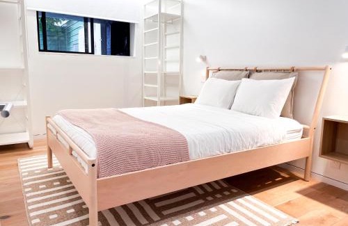 East Flatbush Apartment | Exquisite and Modern Stay in Brooklyn at Rem-Casa