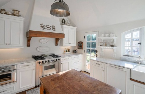 Northeast Carmel Cottage | EXQUISITE Carmel fairytale Cottage, Huge Private gardens!