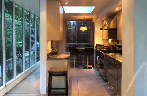 Beverly Glen House | Exquisite Midcentury Retreat