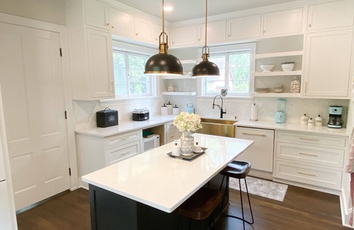 Oconomowoc House | Exquisite Newly Renovated Historic Lake Country Home - Maison La Belle