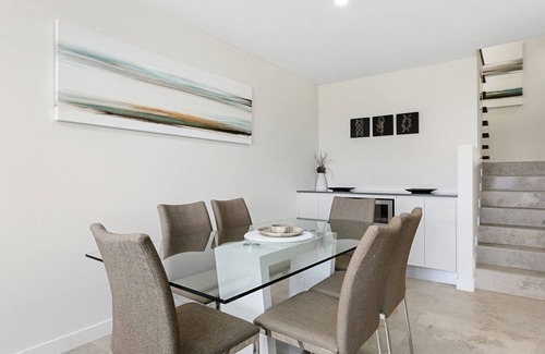 Noosa Heads Apartment | Exquisite Penthouse with views to Laguna Bay - Unit 3 Taralla 18 Edgar Bennett Avenue