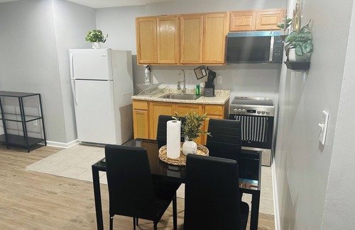 Ampere Apartment | Exquisite private 1-bedroom apartment in delightful Newark with modern amenities