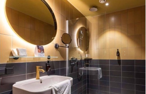 Kralingen-Crooswijk House | Exquisite Room Tailored for Families – Great Central Location