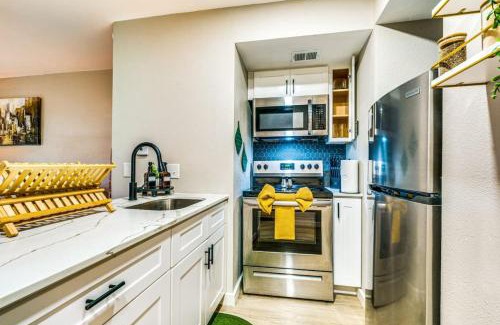 Allandale Apartment | Exquisite Studio Pet-Friendly 10mins from Downtown