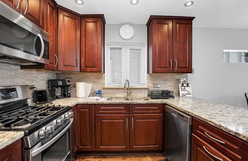 Bloomingdale House | Extended Stay Bloomingdale FHS Rentaln