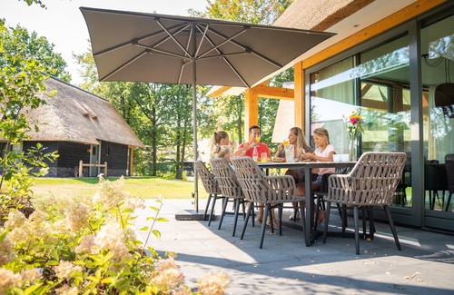 Exloo House | Extra luxury 8-person holliday cottage in the holiday park Landal PUUR Exloo