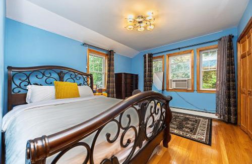 Medford Apartment | Extremely Spacious Home 10 Mins to The Encore