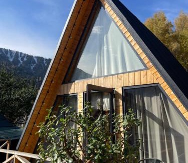 Medeu District House | Eywa House