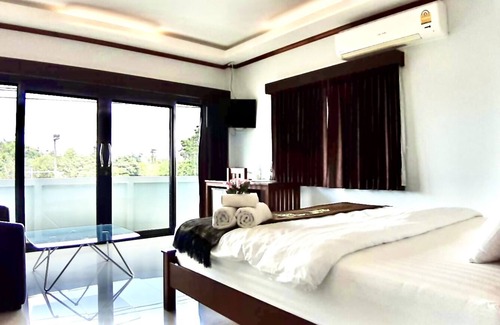 Sukhothai House | EZ House & Cafe