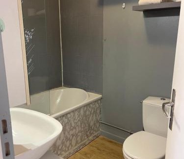 Epernon Apartment | F2 idéalement situé au centre d'Epernon