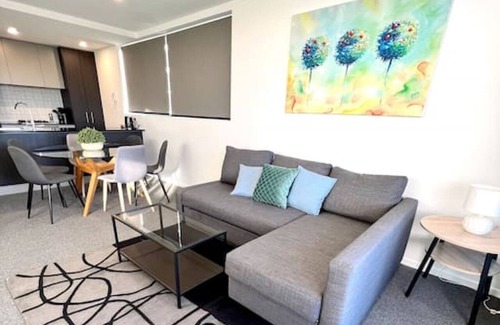Phillip Apartment | Fab in Phillip - 2bd 2bth Apt