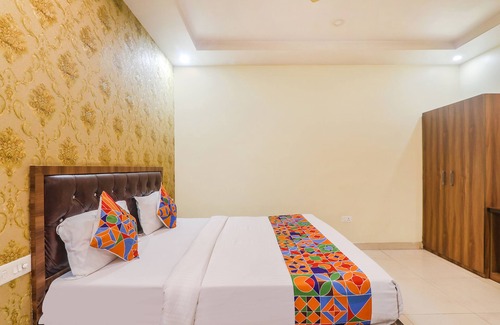 Indira Nagar Hotel | Fabexpress Grand Inn