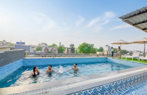 Amritsar Hotel | FabHotel Amar Villa
