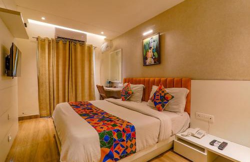 Alambagh Hotel | FabHotel Geetraj Palace